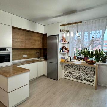 Парусна вул. (Героїв Сталінграду), 1в