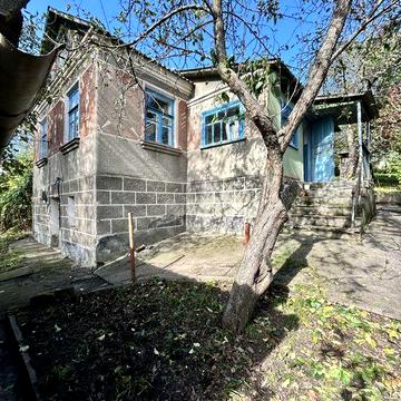 Продається цегляний будинок в місті Шепетівка