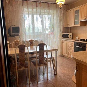 Продам 3к квартиру Кадетський Гай,11