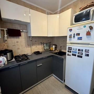 Продаж 3к.кв Космонавтів зуп.Смазочні