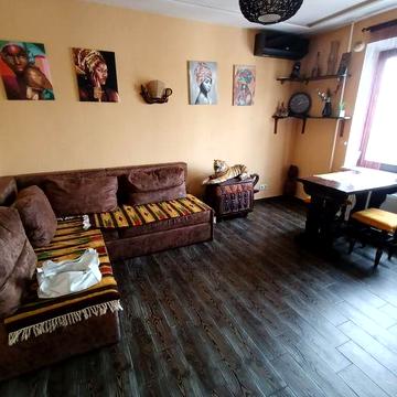 Здається 4х кімнатна квартира в центрі з ремонтом,меблями та технікою