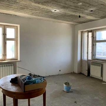 Продам великогабаритну двокімнатну квартиру. Центр - Островського.