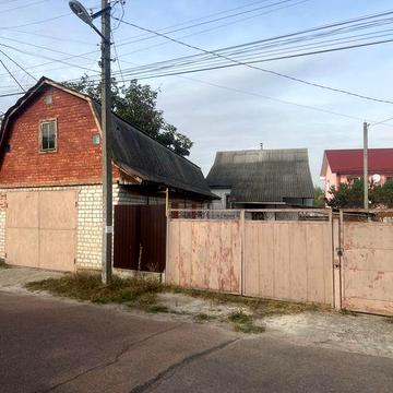 Продається будинок з земельною ділянкою 28 соток