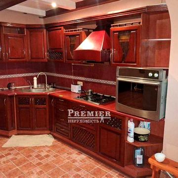 Продам трикімнатну квартиру  93 кв.м