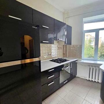 Володимирська вул., 7