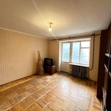 Продається 1 кімнатна квартира по вул. Вербицького