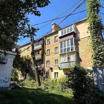 Продаж 3-ї квартири 57 кв.м за кілька хвилин від станції м. Святошин.