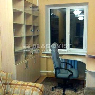 Продаж 2кім.квартири в історичному центрі Києва