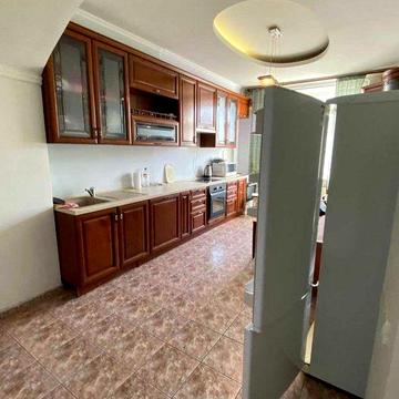 В оренду 3 кімнатна квартира по вул. Соборна