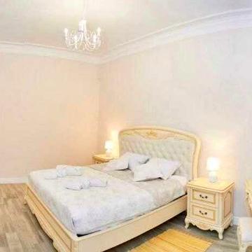 Оренда 2-кімнатної квартири на вул. Драгоманова в самому центрі міста