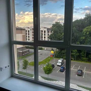 Здається в оренду 1 кімнатна квартира біля парку Феофанія