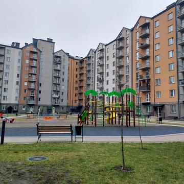 Героев Крут, 10
