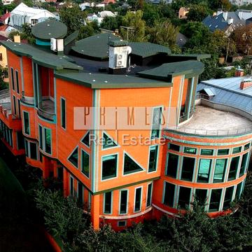 Бердянська вул., 29