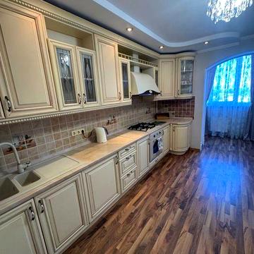 Сдам 3 комнатную квартиру на Старицкого /щорса