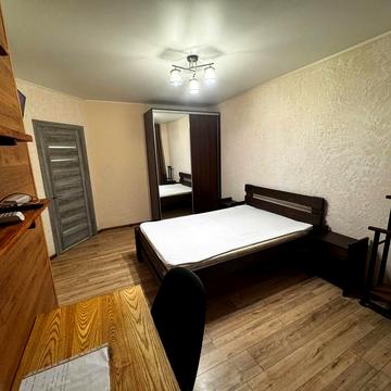 Миру вул., 10