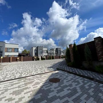 Карпатська, 19