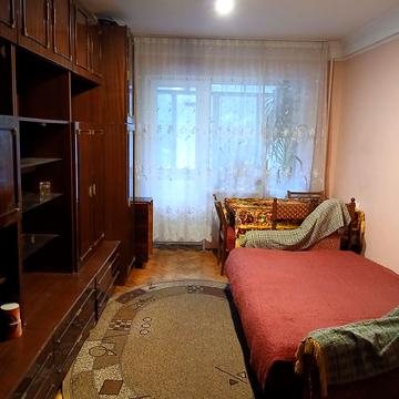 Зодчих вул., 18