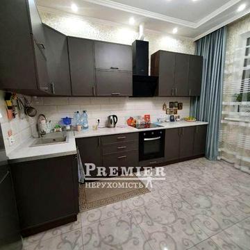 Продам 1-но комнатную квартиру с ремонтом на Сахарова / Высоцкого