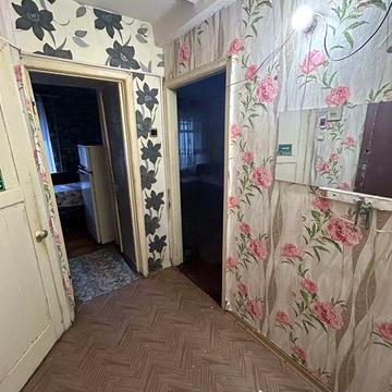 Продам 2 комнатную черемушки зоря 2/5 этаж автономное отопление