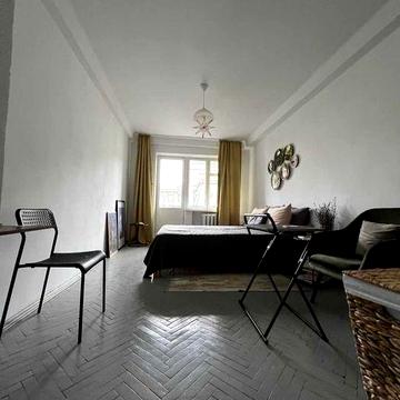 2-кімнатна квартира на Богдана Хмельницького, ст. М. Університет