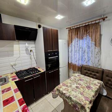 Сдам 2ю квартиру на Красном Камне