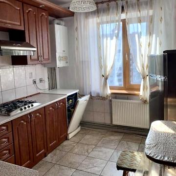 Коновальця вул., 19
