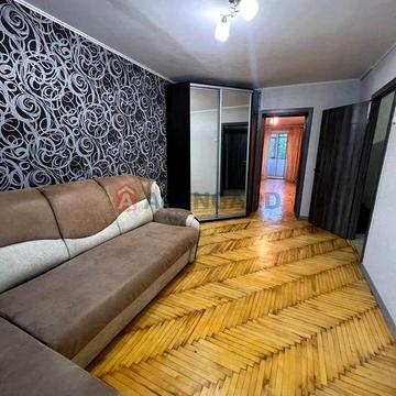 Продаж 2 кімнатної квартири. Полякова 15. 3 поверх