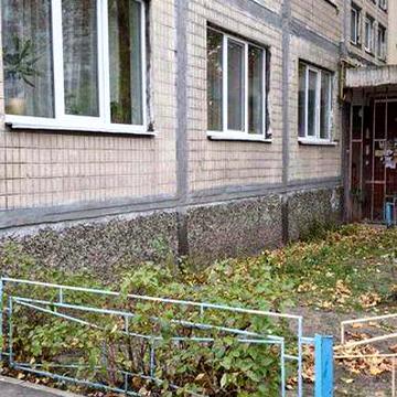 Продажа трехкомнатной квартиры ул. Озерная 10 Оболонский район Киева