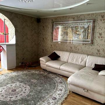 Перша здача/Здам трьох кімнатну квартиру/можно з тваринками