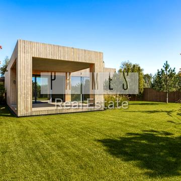 Нова вул., 23