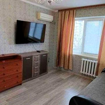 Оренда 1-к квартири на вул. Райдужна