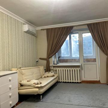 Академіка Глушкова просп., 24