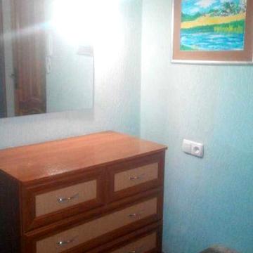 Здається в оренду 1-но к.кв. на довгий термін. ТЦ Покровський