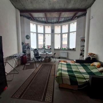 Федора Ернста вул., 16