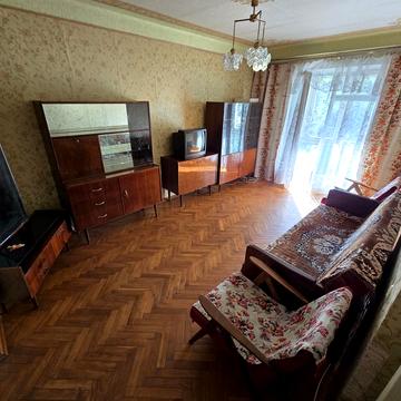 Ореста Левицького вул. (Академіка Курчатова), 6