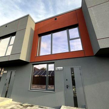 Таунхауси біля державної школи / 90 м2 / ГАЗ / ТОП-локація!
