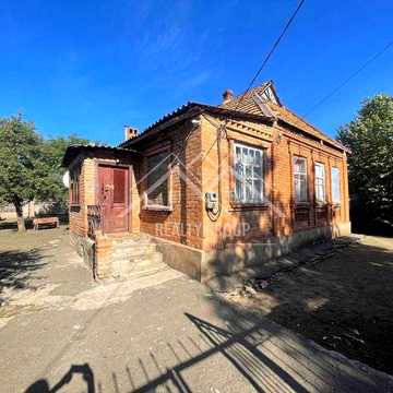 Продаж затишного будинку по Черняховського