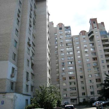 Печерськ. Верхогляда А. вул., 4. Здам квартиру біля метро Звіринецька.