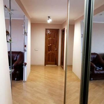 Продам 4 к. квартиру в центрі.