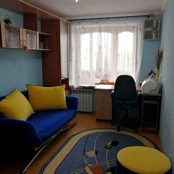 Продам 4 к. квартиру в центрі.