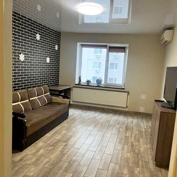 З 7.10 здається велика 1 кім на Пушкіна
