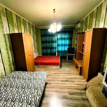 Продается просторная 3-комнатная квартира в «сталинке» на 7 км!