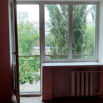 Здолбунівська вул., 1