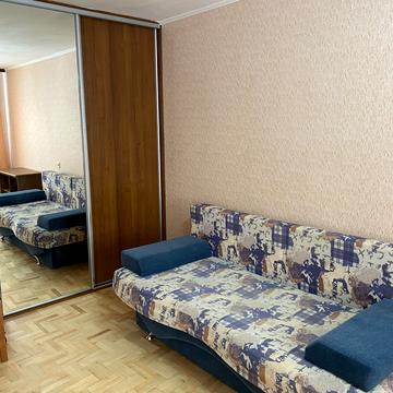 Любомира Гузара просп. (Космонавта Комарова), 8