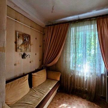 3х комнатная квартира , рядом центр ( сарай и гараж в подарок).