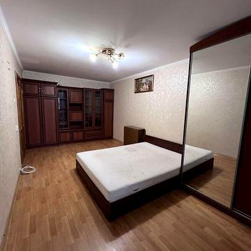 Довгострокова оренда 1к Квартира Симоненка Василя вулиця