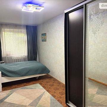 Продаж 3к Квартира Космонавтів вулиця