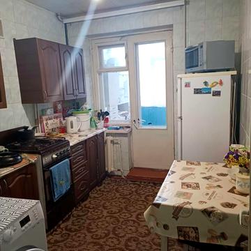 Просвіти вул., 13