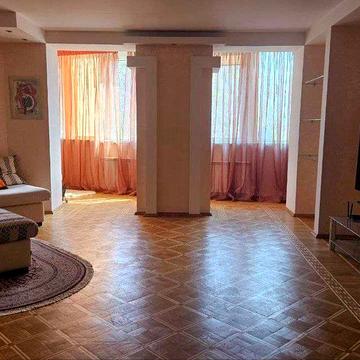 Сдам большую 2х комнатную квартиру в Аркадии.