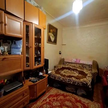 Херсонська вул., 1